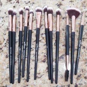 Anmor Pro Brush Set